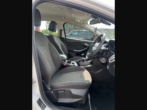 Ford Focus 1.6 Focus Titanium Navigator TDCi 5dr 9