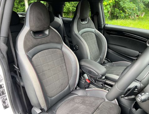 Mini Hatch 2.0 John Cooper Works Auto 3dr 19