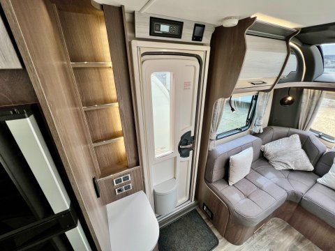 Coachman Lusso II  21