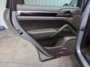 Porsche Cayenne 3.0 Cayenne D Platinum Edition V6 Tiptronic S A 4WD 5dr 69