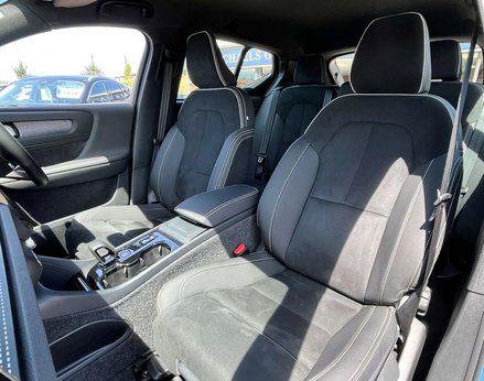 Volvo XC40 2.0 XC40 + B4 MHEV Auto 5dr 58
