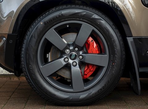 Land Rover Defender 110 X P400 10