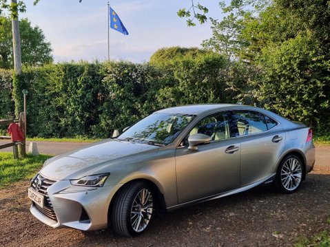 Lexus Is 300H PREMIER 9