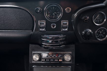 Aston Martin DB6 Mark II 21
