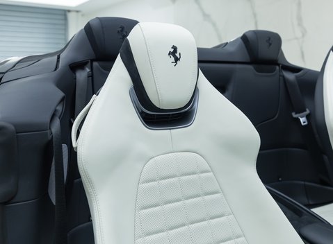 Ferrari Roma SPIDER 19