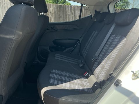 Hyundai i10 MPI PREMIUM 9