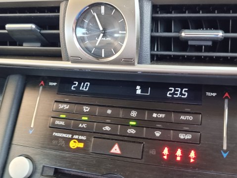 Lexus Is 300H PREMIER 43