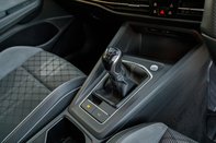 Volkswagen Golf R-LINE TSI 38