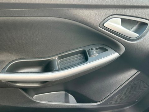 Ford Focus ZETEC 28