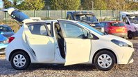 Toyota Yaris 1.33 Dual VVT-i Design Hatchback 5dr Petrol Multidrive S Euro 6 (99 ps) 17