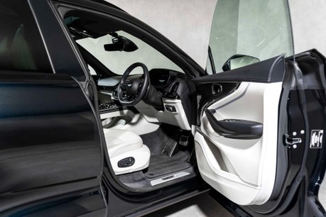 Aston Martin DBX 707 V8. VAT Q. Q PAINTWORK. 40K IN OPTIONS. DUOTONE INTERIOR. H & C SEATS. 14