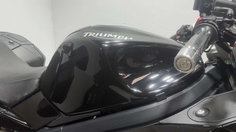 Triumph Sprint 2009 NEW MOT / SERVICED SIDE PANNIERS LARGE CC SPORTS TOURER 21