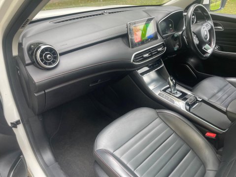 MG HS 1.5 T-GDI Exclusive DCT Euro 6 (s/s) 5dr 56