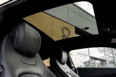 Mercedes-Benz C Class C 200 AMG LINE PREMIUM 42