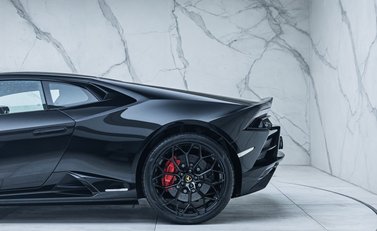 Lamborghini Huracan LP640-4 EVO 33