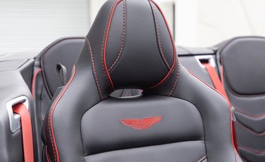 Aston Martin DBS Superleggera Volante 13