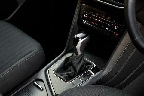 Volkswagen Tiguan Allspace LIFE TSI DSG 29