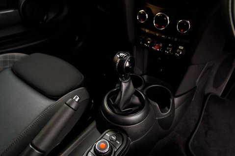 Mini Hatch COOPER 29