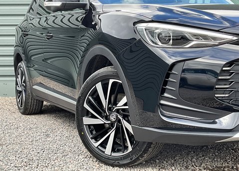 MG ZS 1.5 HYBRID+ TROPHY 2
