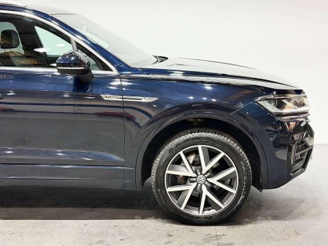 Volkswagen Touareg 3.0 TDI V6 R-Line SUV 5dr Diesel Tiptronic 4Motion Euro 6 (s/s) (286 ps) 16