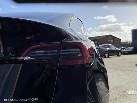 Tesla Model Y (Dual Motor) Long Range SUV 5dr Electric Auto 4WDE (384 bhp) 19