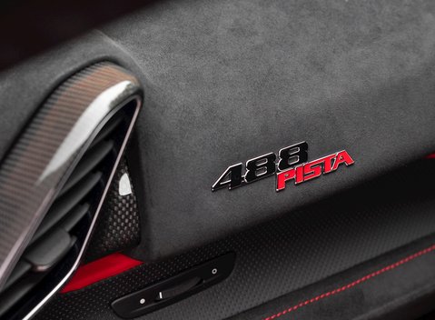 Ferrari 488 Pista 17