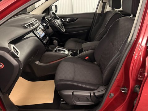 Nissan Qashqai 1.2 DIG-T N-Connecta XTRON 2WD Euro 6 (s/s) 5dr 6