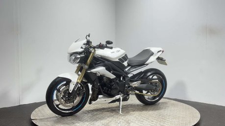 Triumph Street Triple 2016 66 plate 13k new MOT serviced quickshifter and exhaust 6