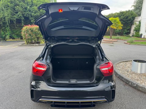 Mercedes-Benz A Class 2.0 A45 AMG Yellow Night Edition SpdS DCT 4MATIC Euro 6 (s/s) 5dr 70