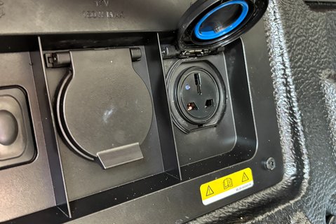 Ford Ranger 3.0 T Raptor Ecoboost - Electric Roller Shutter 13