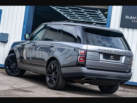 Land Rover Range Rover 3.0 Range Rover Vogue SE D MHEV Auto 4WD 5dr 31