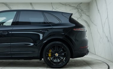 Porsche Cayenne TURBO 33