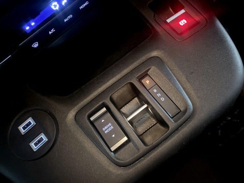 Vauxhall Combo Life 52kWh Ultimate MPV 5dr Electric Auto (7.4kW Charger) (136 ps) Air Con - All 16