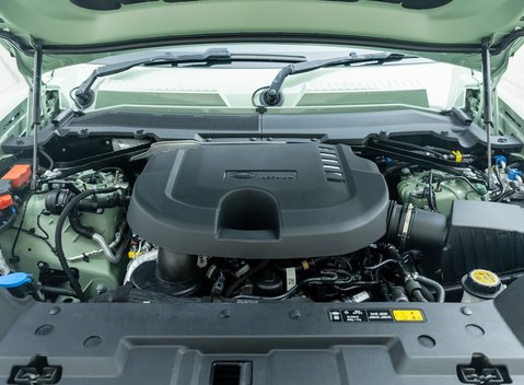 Land Rover Defender 110 D300 75TH LIMITED EDITION 36