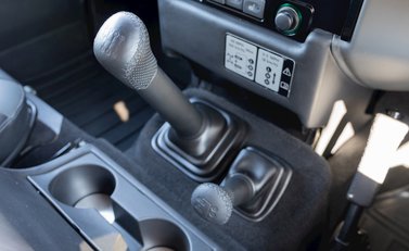 Land Rover Defender 90 Autobiography Edition 21