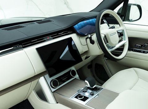 Land Rover Range Rover P530 First Edition 18