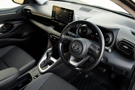 Toyota Yaris DESIGN FHEV