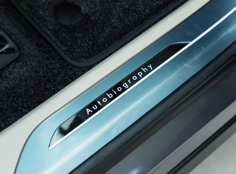 Land Rover Range Rover P550e Autobiography 26