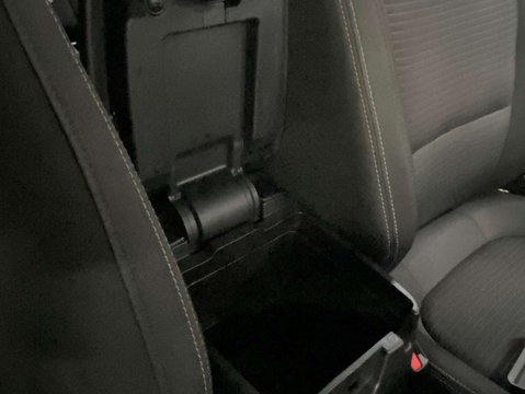 Ford Focus 1.0 Focus Titanium 5dr 25