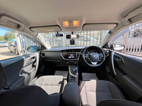 Toyota Auris VVT-I ICON PLUS 27