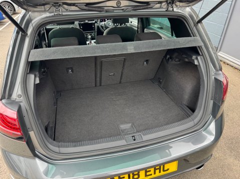 Volkswagen Golf GTI TSI DSG 32