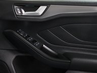 Ford Focus TITANIUM X 36