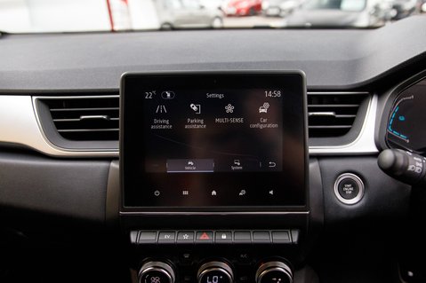 Renault Captur TECHNO E-TECH 28