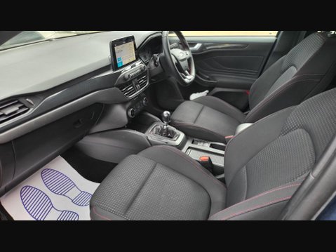 Ford Focus ST-LINE 2