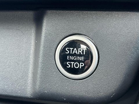 Nissan Qashqai DIG-T ACENTA PREMIUM DCT MHEV 29