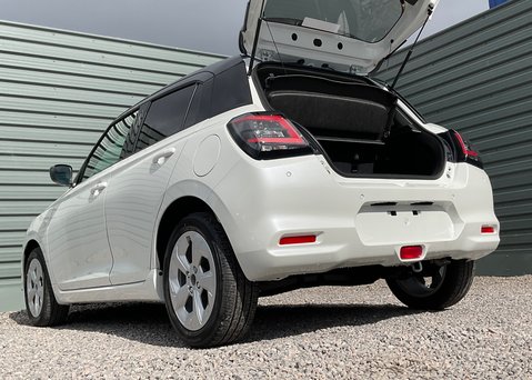 Suzuki Swift Motion 1.2 Mild Hybrid 13