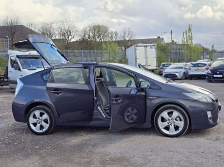 Toyota Prius 1.8 VVT-h T Spirit Hatchback 5dr Petrol Hybrid CVT Euro 5 (s/s) (136 ps) 14