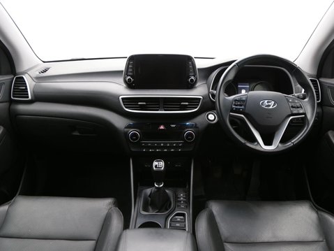 Hyundai TUCSON 1.6 GDi Premium Euro 6 (s/s) 5dr 9