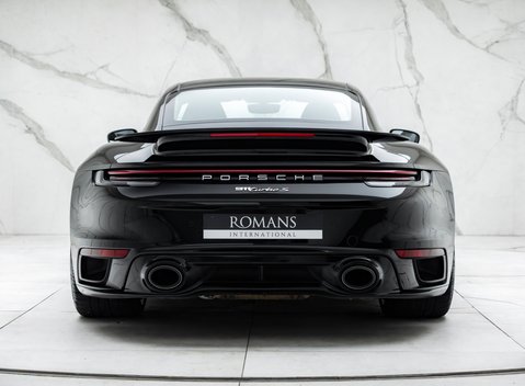 Porsche 911 Turbo S (992) 8