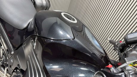 Kawasaki ZZR1400 2010 ONLY 30K STUNNING BIKE PANNIERS LONG MOT WARRANTY 1400CC 16